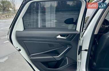 Седан Volkswagen Jetta 2019 в 