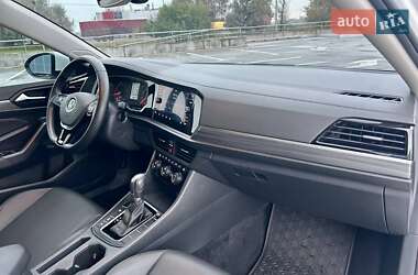 Седан Volkswagen Jetta 2019 в 