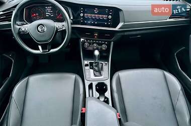 Седан Volkswagen Jetta 2019 в 