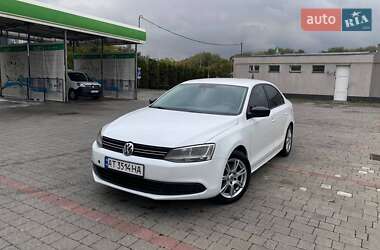 Седан Volkswagen Jetta 2014 в Ивано-Франковске