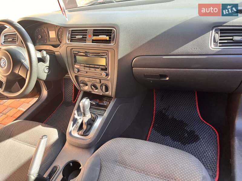 Седан Volkswagen Jetta 2012 в Городищеві