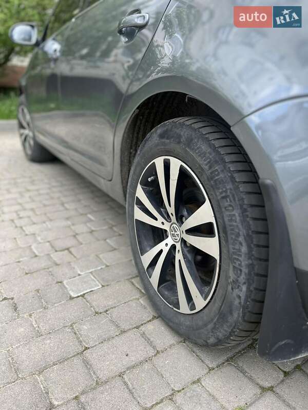 Седан Volkswagen Jetta 2008 в Жидачові