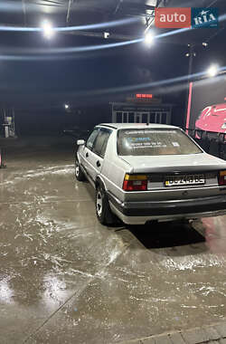 Седан Volkswagen Jetta 1988 в 