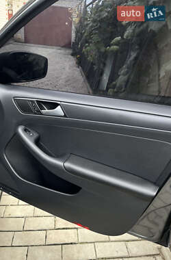 Седан Volkswagen Jetta 2014 в 