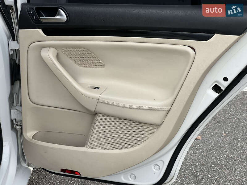 Универсал Volkswagen Jetta 2010 в Киеве фото 51 Универсал Volkswagen Jetta 2010 в Киеве
