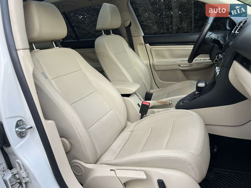 Универсал Volkswagen Jetta 2010 в Киеве фото 59 Универсал Volkswagen Jetta 2010 в Киеве