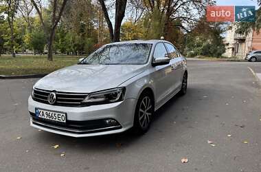Седан Volkswagen Jetta 2016 в 