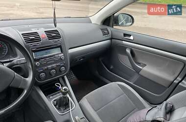 Седан Volkswagen Jetta 2008 в  фото 11 Седан Volkswagen Jetta 2008 в