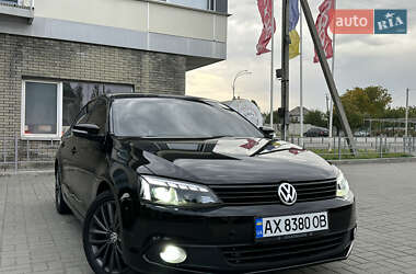 Седан Volkswagen Jetta 2013 в 