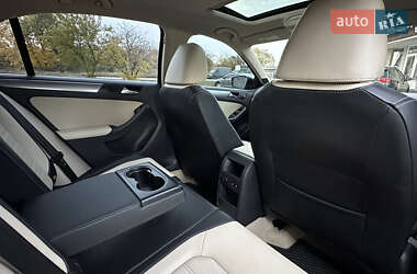 Седан Volkswagen Jetta 2013 в 