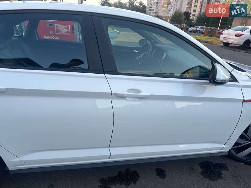 Седан Volkswagen Jetta 2019 в Києві