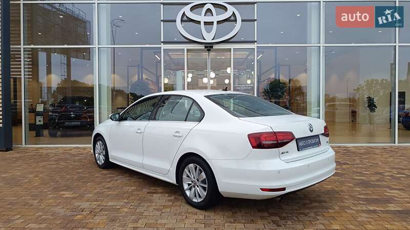 Седан Volkswagen Jetta 2016 в Киеве
