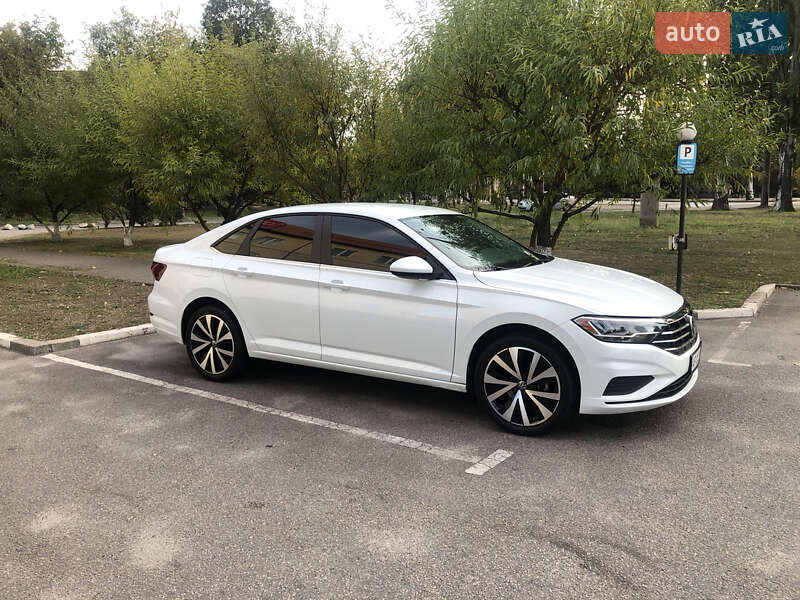 Седан Volkswagen Jetta 2019 в Запоріжжі