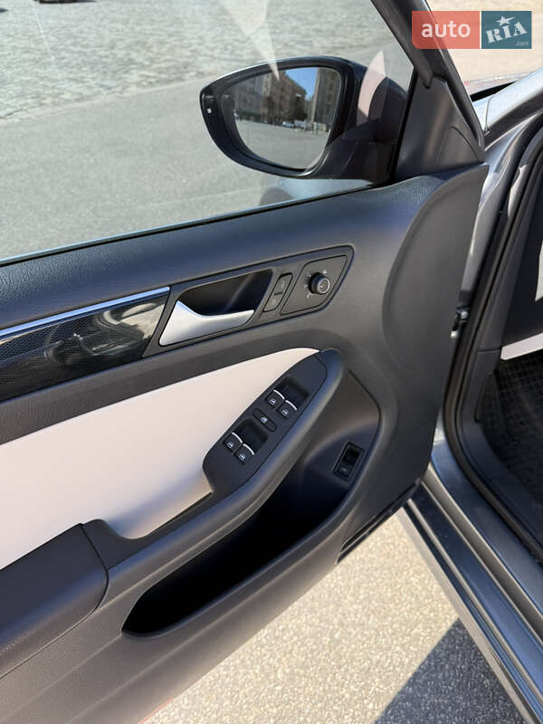 Седан Volkswagen Jetta 2016 в Харкові фото 23 Седан Volkswagen Jetta 2016 в Харкові