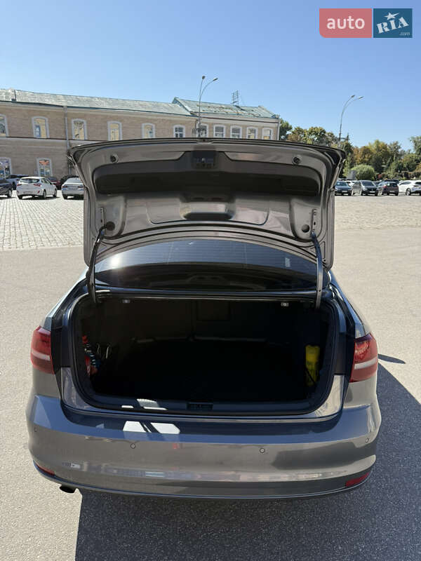 Седан Volkswagen Jetta 2016 в Харкові фото 26 Седан Volkswagen Jetta 2016 в Харкові