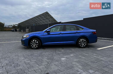 Седан Volkswagen Jetta 2023 в Львове