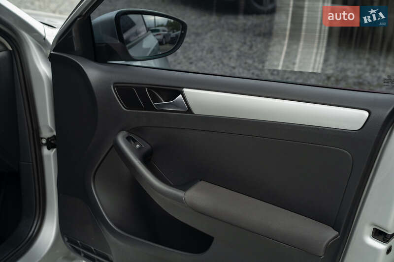Седан Volkswagen Jetta 2012 в Черновцах фото 33 Седан Volkswagen Jetta 2012 в Черновцах