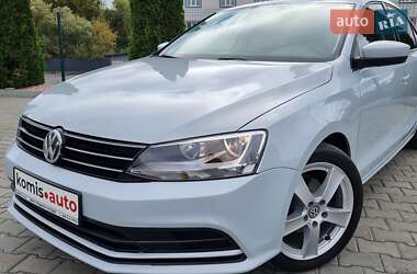 Седан Volkswagen Jetta 2017 в 