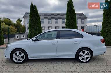 Седан Volkswagen Jetta 2017 в 