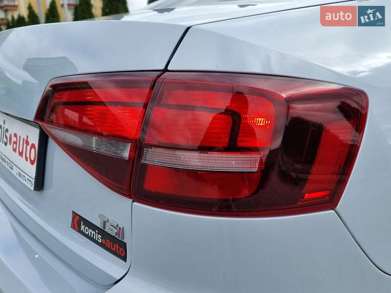 Седан Volkswagen Jetta 2017 в Виннице