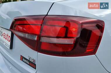 Седан Volkswagen Jetta 2017 в 