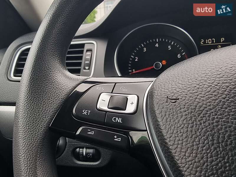 Седан Volkswagen Jetta 2017 в Виннице