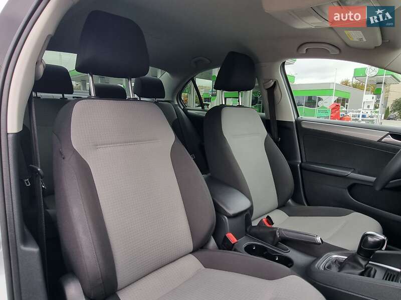 Седан Volkswagen Jetta 2017 в Виннице