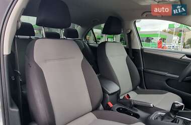 Седан Volkswagen Jetta 2017 в 