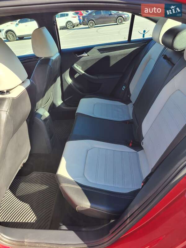 Седан Volkswagen Jetta 2015 в Києві фото 36 Седан Volkswagen Jetta 2015 в Києві