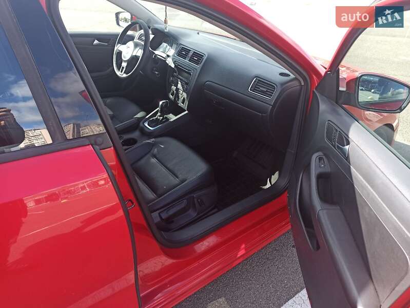 Седан Volkswagen Jetta 2014 в Києві