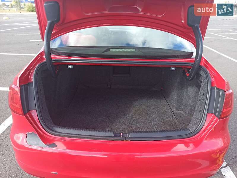 Седан Volkswagen Jetta 2014 в Києві