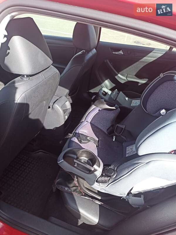 Седан Volkswagen Jetta 2014 в Києві