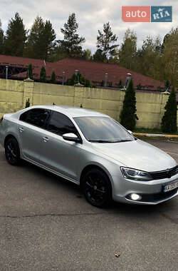 Седан Volkswagen Jetta 2012 в 