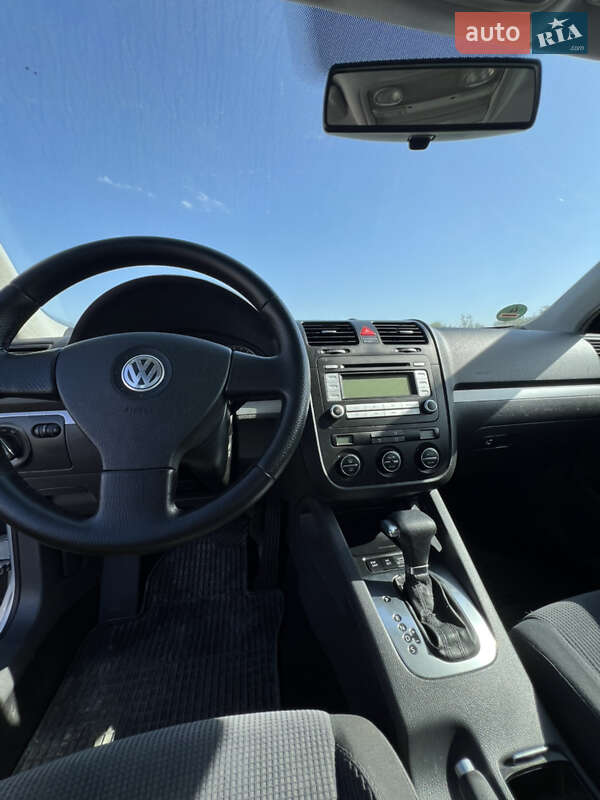 Седан Volkswagen Jetta 2008 в Борщеве