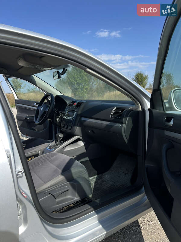 Седан Volkswagen Jetta 2008 в Борщеве