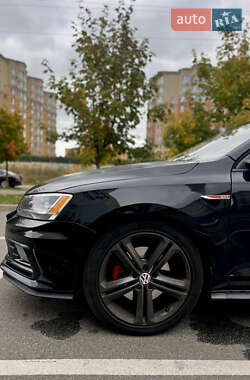 Седан Volkswagen Jetta 2016 в 