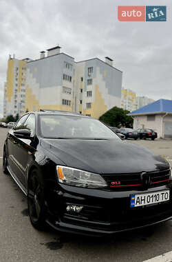 Седан Volkswagen Jetta 2016 в 