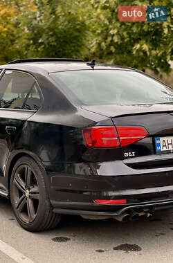 Седан Volkswagen Jetta 2016 в 