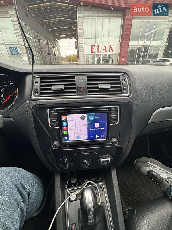 Седан Volkswagen Jetta 2016 в Харькове