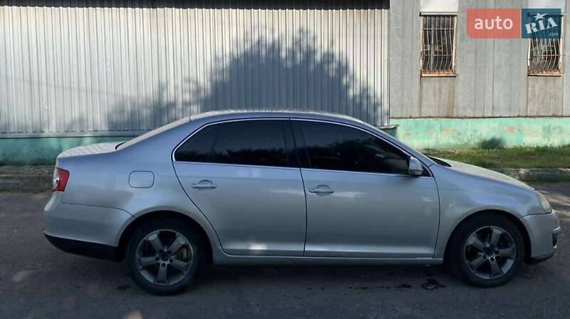 Седан Volkswagen Jetta 2005 в Мукачево