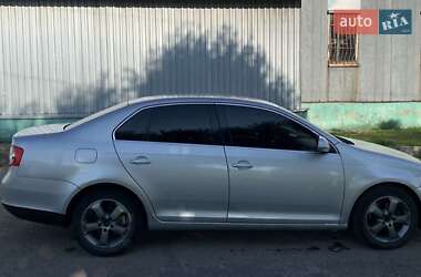Седан Volkswagen Jetta 2005 в 