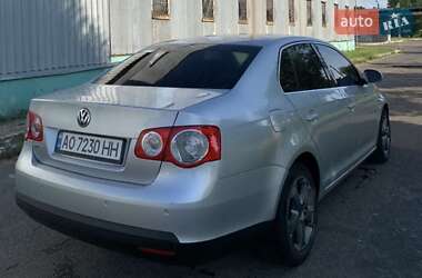 Седан Volkswagen Jetta 2005 в 