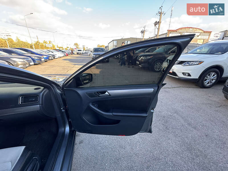 Седан Volkswagen Jetta 2016 в Запорожье фото 23 Седан Volkswagen Jetta 2016 в Запорожье