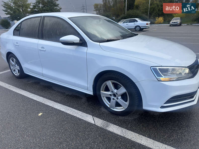 Седан Volkswagen Jetta 2016 в Киеве