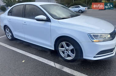 Седан Volkswagen Jetta 2016 в 