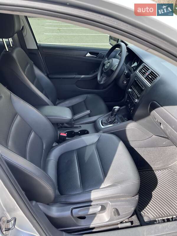 Седан Volkswagen Jetta 2013 в Харкові