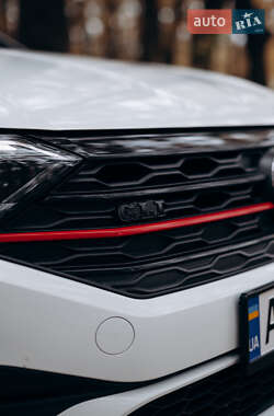 Седан Volkswagen Jetta 2019 в 
