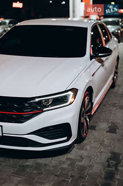 Седан Volkswagen Jetta 2019 в 