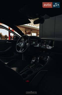 Седан Volkswagen Jetta 2019 в 