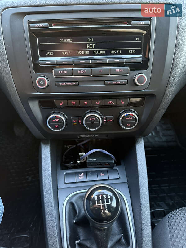 Седан Volkswagen Jetta 2012 в Львове